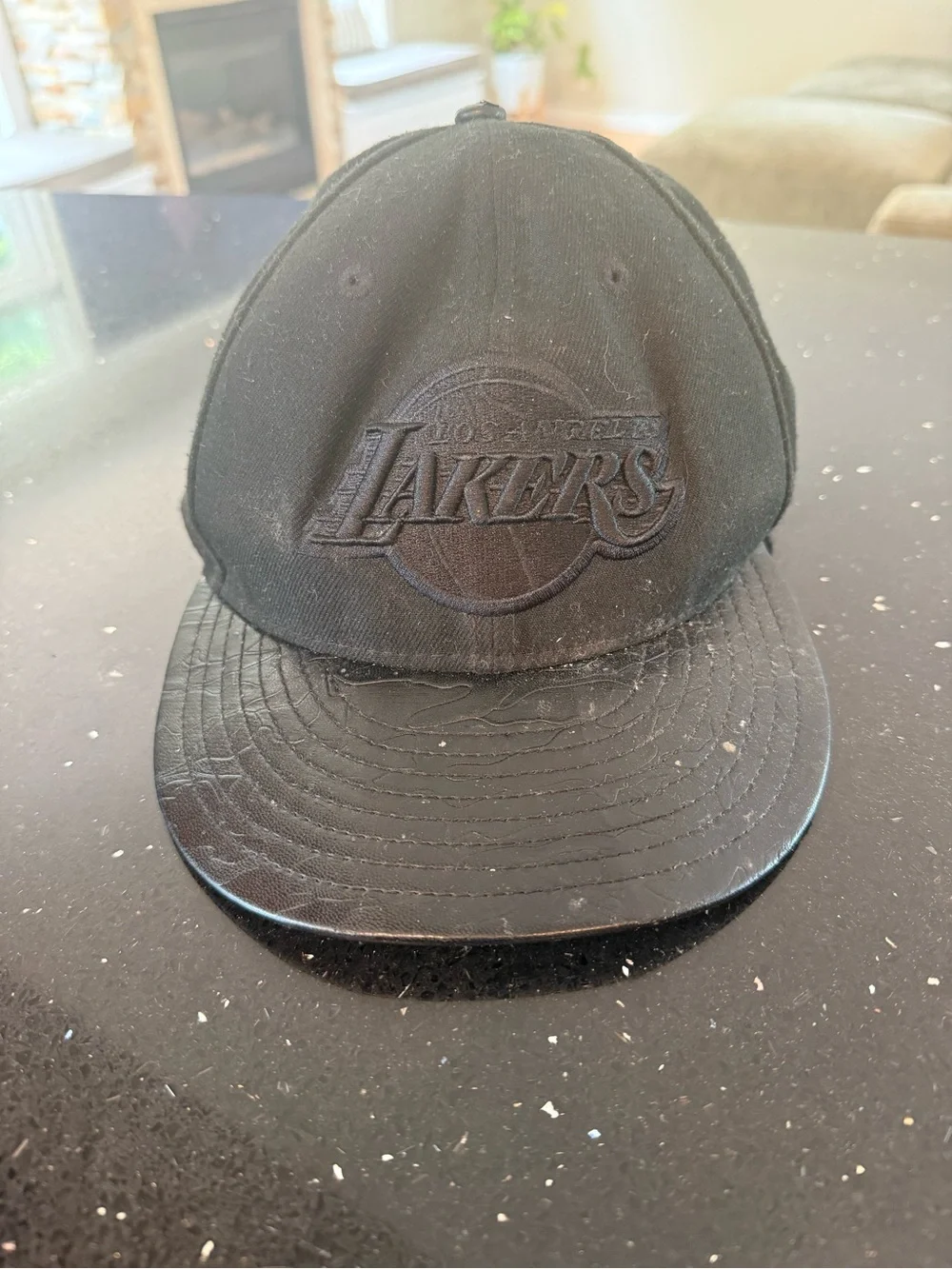 N/A black snapback